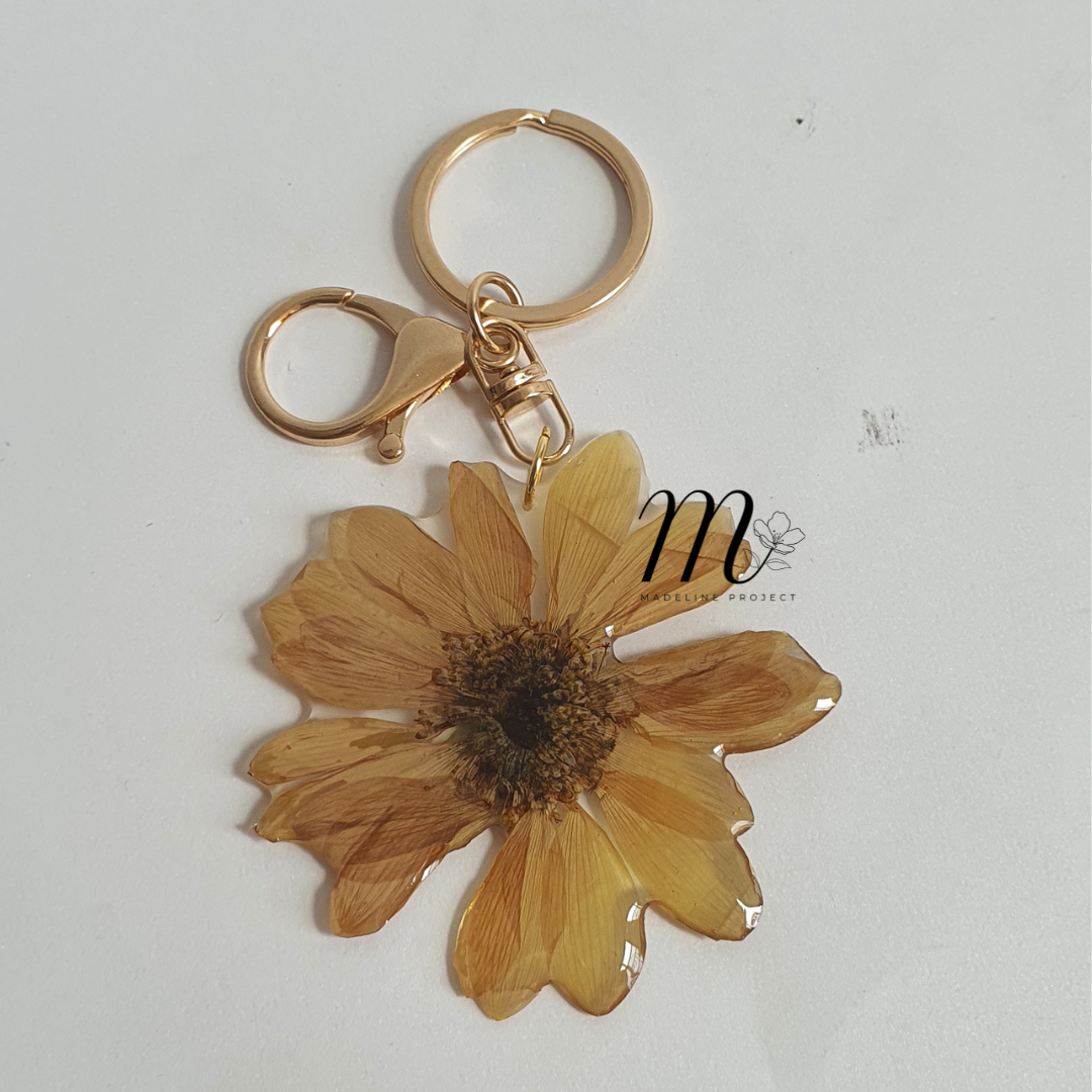Real Yellow Chrysanthemum Resin Keychain