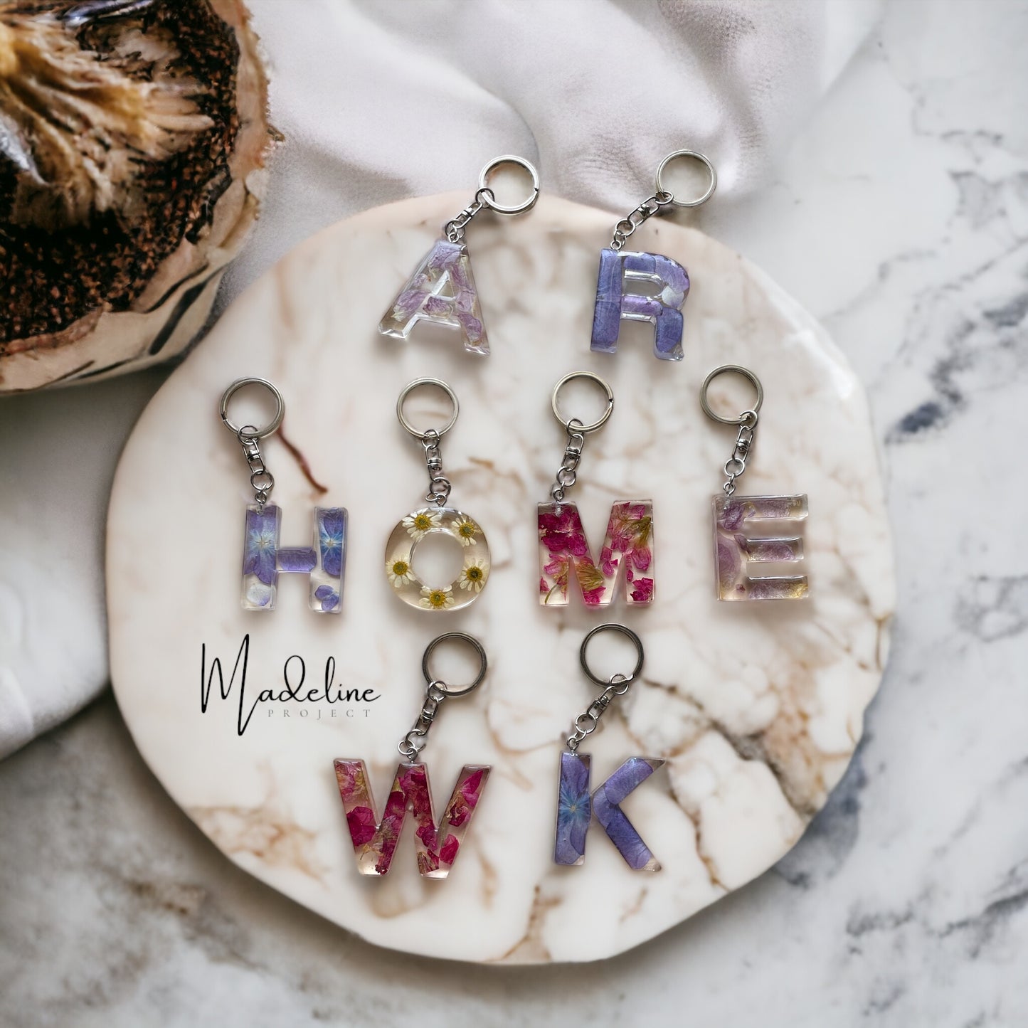 Preserved Flower Initial Keychain – Custom Bouquet Resin Letter with Optional Gold Flakes