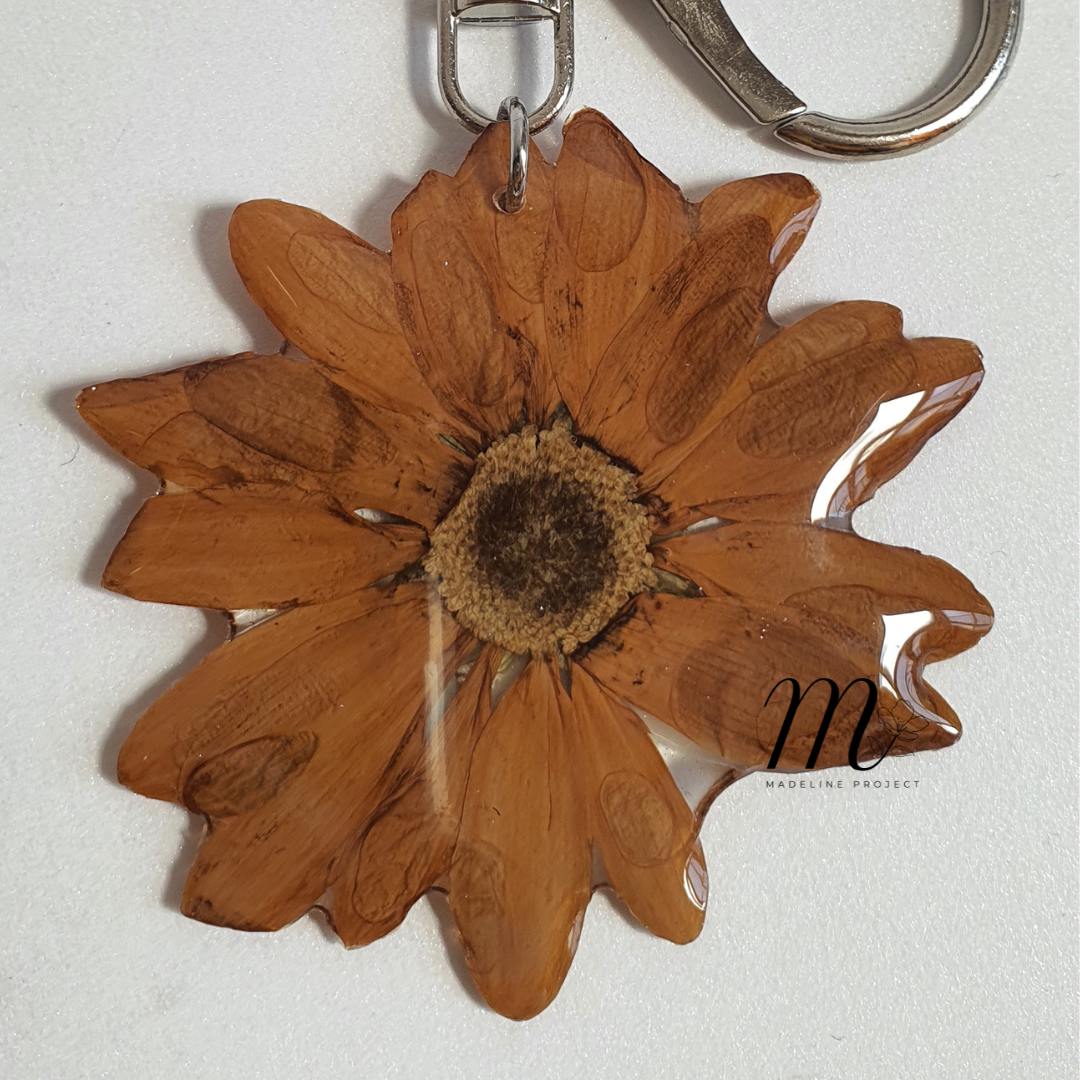 Brown Chrysanthemum Preserved Flower Resin Keychain