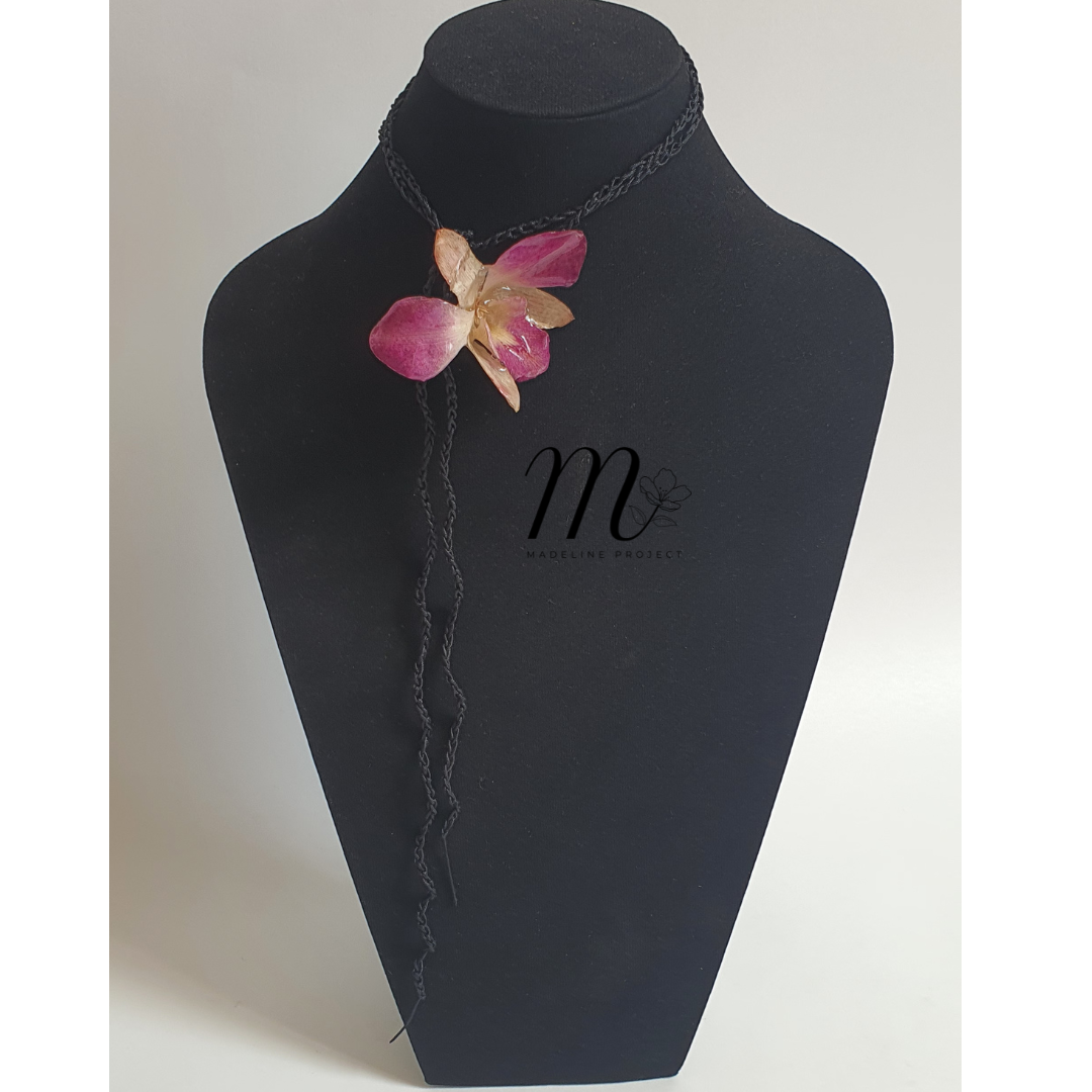 Real Orchid Resin Choker – Elegant Black Crochet Design