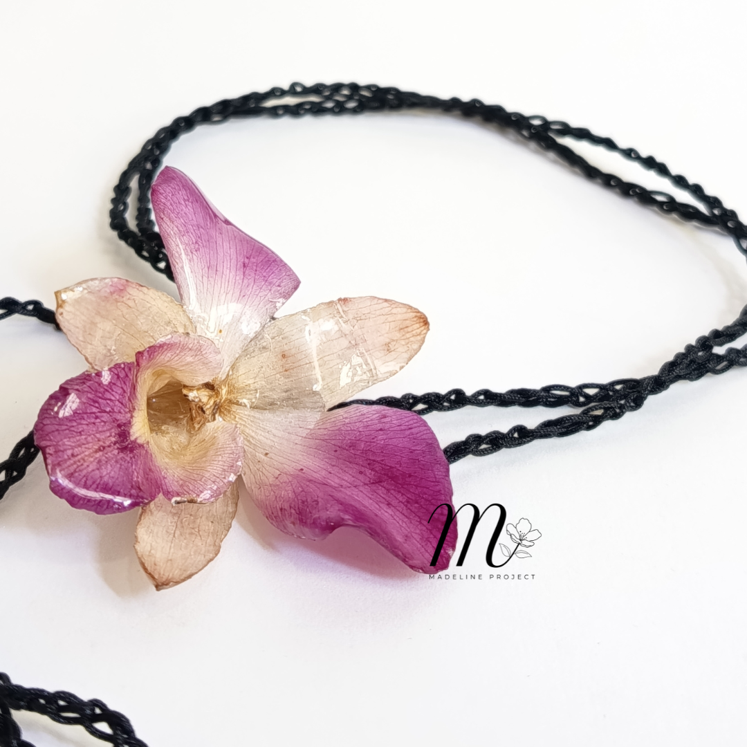 Real Orchid Resin Choker – Elegant Black Crochet Design