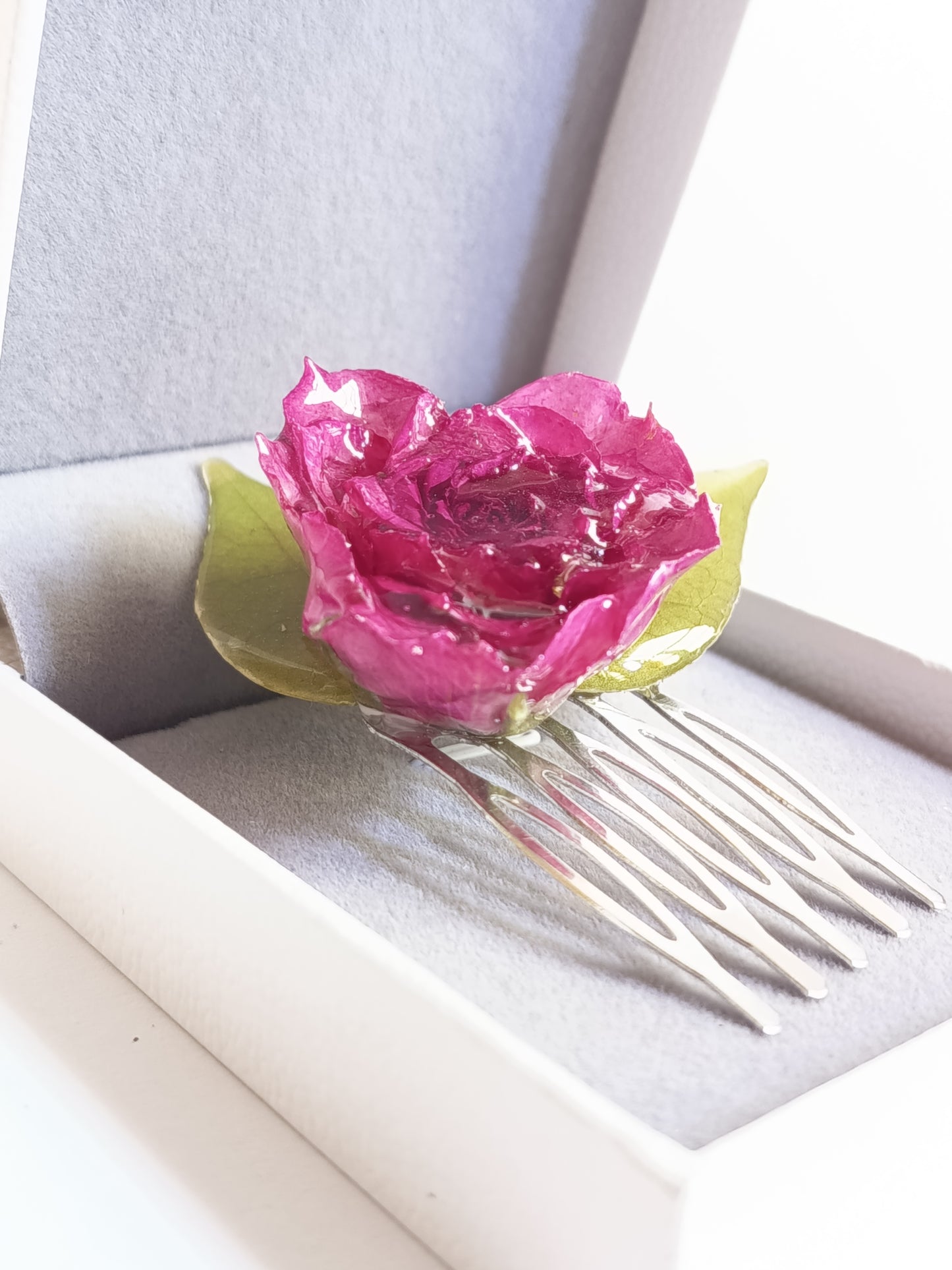 Real Baby Rose With Nature Green Leaf Hair Pin